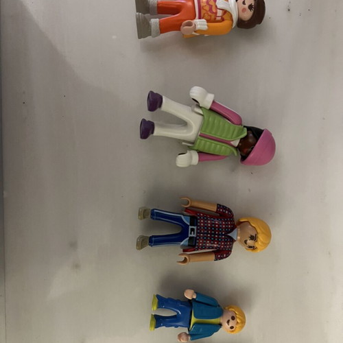 Playmobil Winter Chalet Ski Lodge like new with figures and accessories
