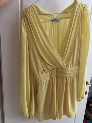 Zic Zac one-piece short romper like new, yellow, size small