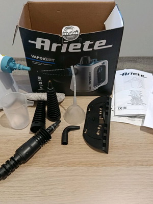 Steam Cleaner like new with multiple attachments