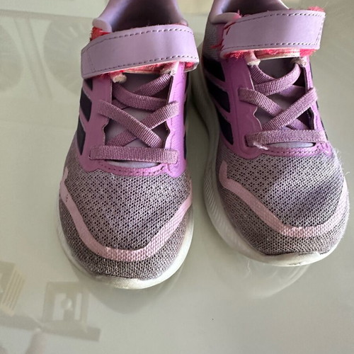 Athletic children's shoes like new