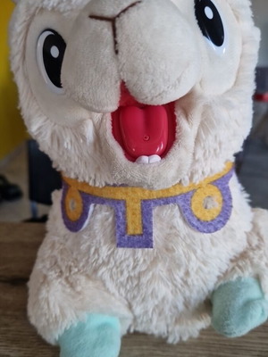 Spitzy Plush Lama with Sounds like new