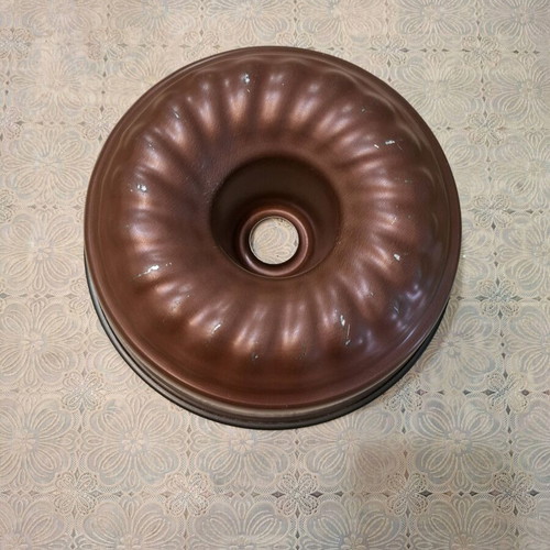 Cake mold used
