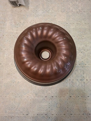 Cake mold used