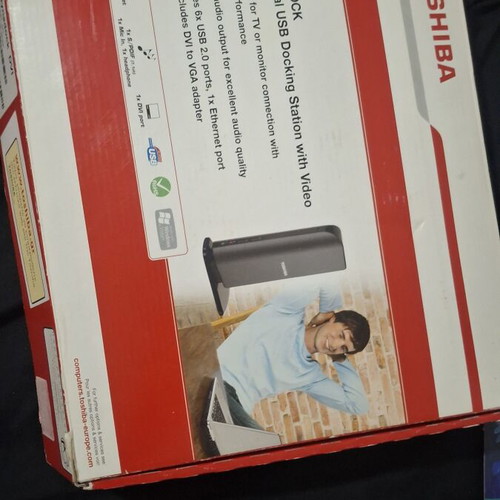 Toshiba USB docking station with video like new