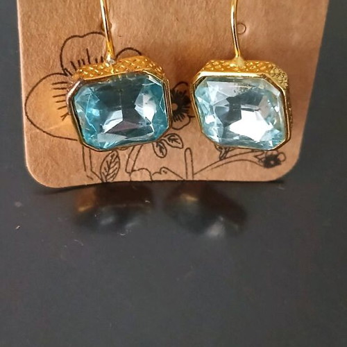 Crystal earrings new, turquoise and gold color