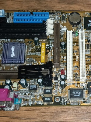PA61 REV.D2 Motherboard used, Slot 1, 3 RAM slots, 4 PCI slots