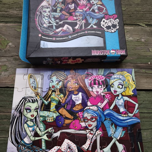 Monster High wooden puzzle used, 50 pieces