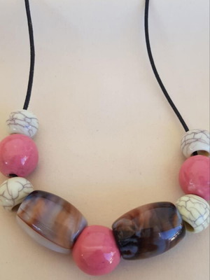 Necklace with large beads like new