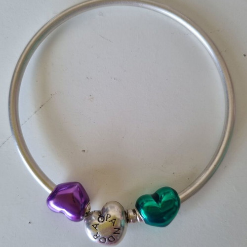 Pandora Moments 596268 silver bangle bracelet with heart clasp
