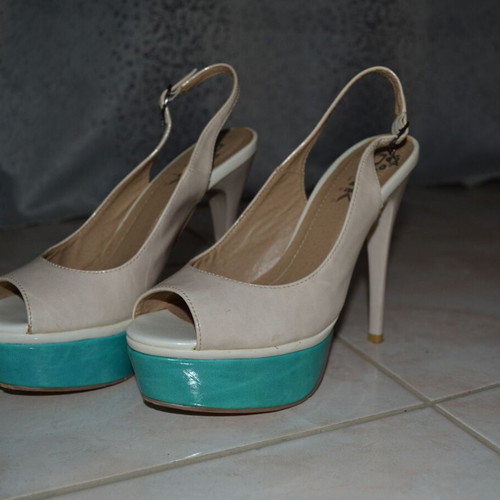 Pink wonman sandals lightly used, beige and turquoise, size 37