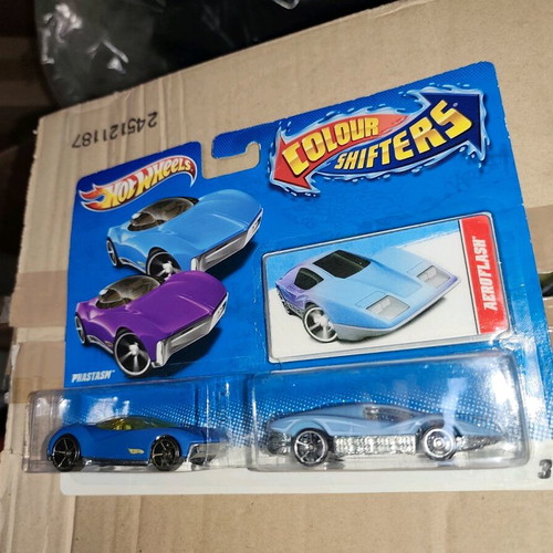 Hot Wheels Colour Shifters 2 cars 1:64 new