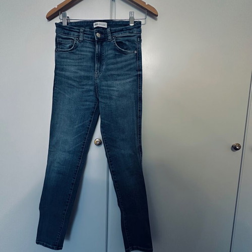 Zara elastic slim mid-rise jeans like new, blue, size S