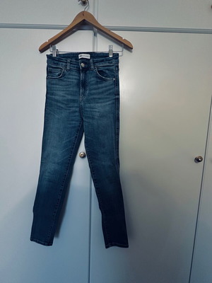 Zara elastic slim mid-rise jeans like new, blue, size S