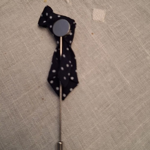 Lapel Pin Tie-Shaped Navy Blue New