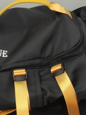 Barrel backpack, black and yellow