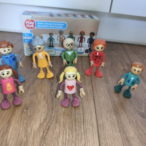 Playtive wooden family figures set of 6