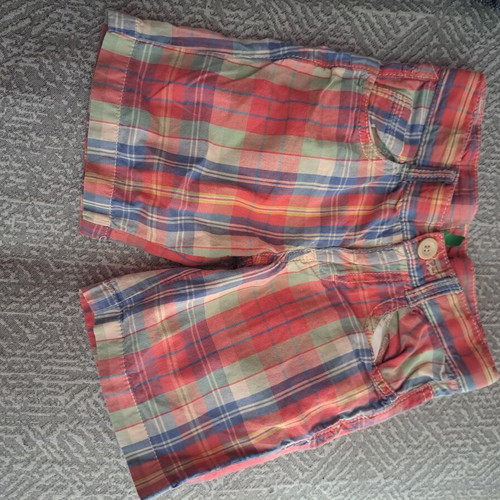Benetton plaid shorts like new, adjustable waist, size 3-4 years