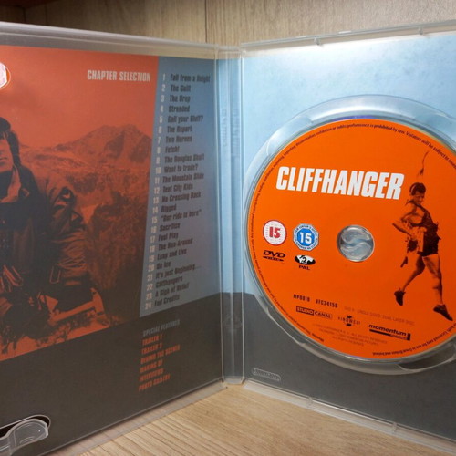 Cliffhanger DVD like new with English subtitles