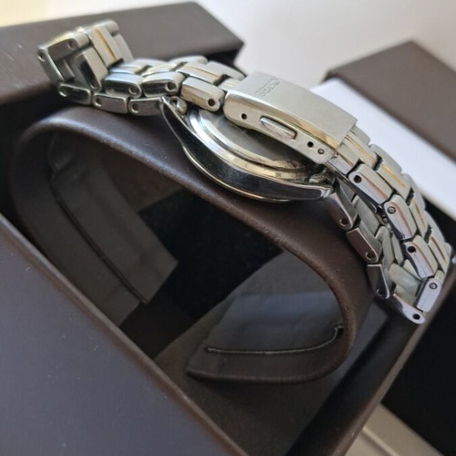 Seiko Quartz Women's Watch like new, Japan, gray and silver