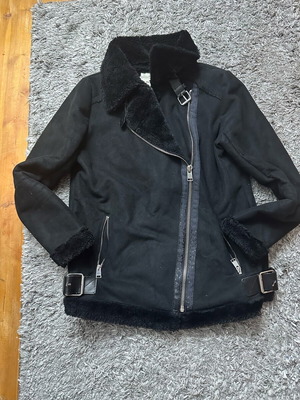 Pull & Bear black suede jacket used with teddy fur lining