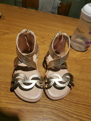 Leather sandals gold like new, size 20