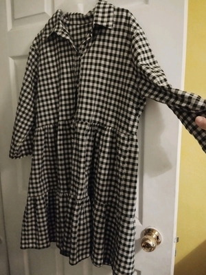 Checked dress used, one size, black and white