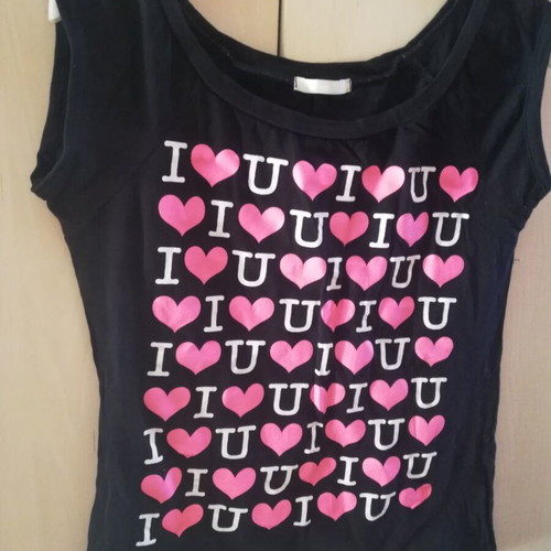 Black short-sleeve top medium with heart print, like new