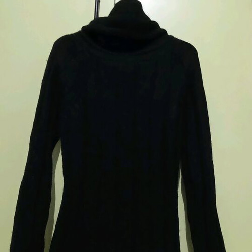 Knitted black dress large with wide collar like new
