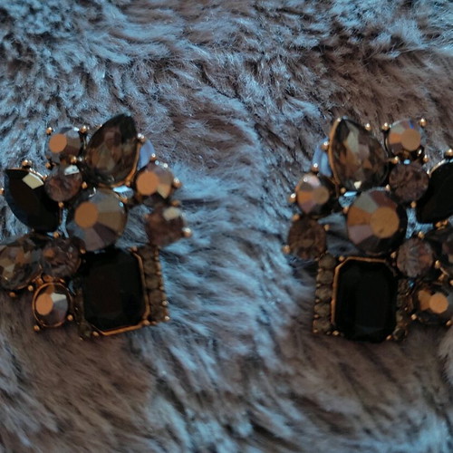 Earrings with crystal stones gray and black new