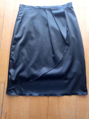 Satin skirt used, elastic with ruffle layer, black, size S