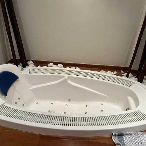 Hydro Hydrotherapy Pool like new, individual with sterilization system