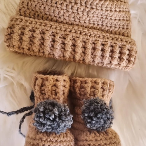 Handmade knitted set for babies new