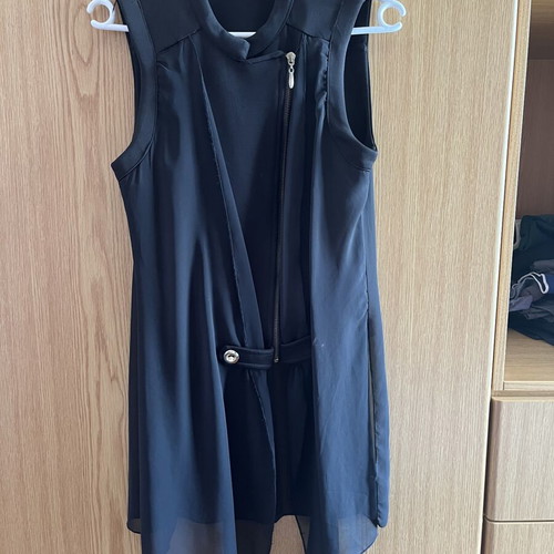 Women's black long sleeveless vest with zipper