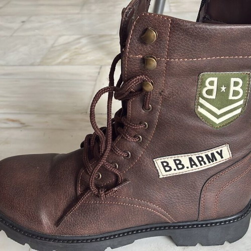 Barbossa boots like new, brown leather, size 43