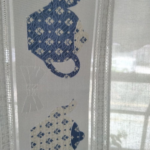 Vintage table runner with blue teapot pattern, brand new 42x120 cm
