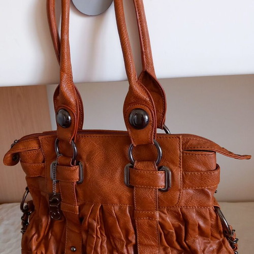 Makgio leather women's handbag like new, tan color