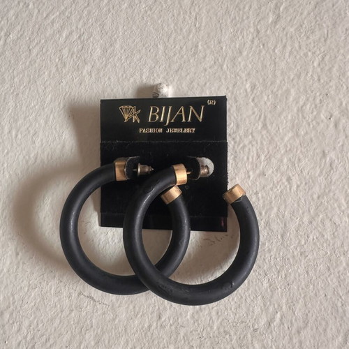 Hoop earrings black and gold tone