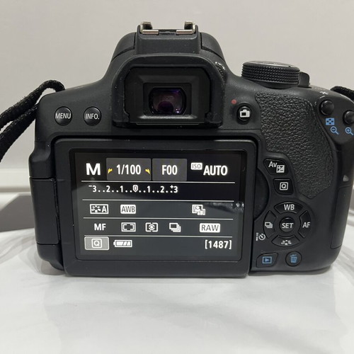 Canon EOS 750D camera like new