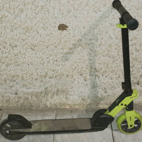Firefly A145 kids scooter used with adjustable handlebar