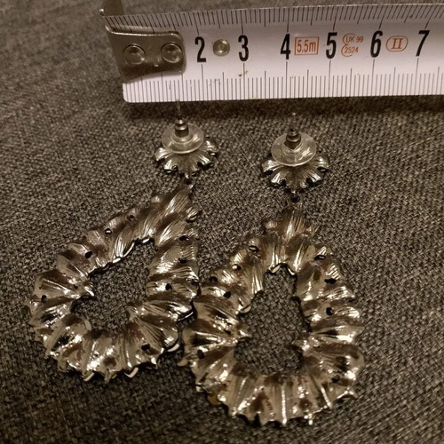 Dangling earrings like new with green and gray stones