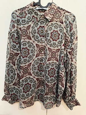 Zara shirt with boho paisley print like new, size M