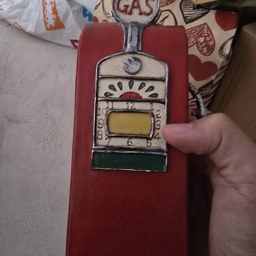 Vintage Gas Pump Coin Bank like new, decorative red
