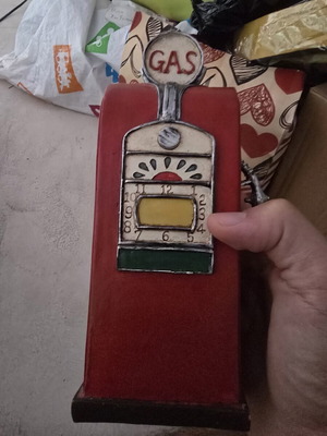 Vintage Gas Pump Coin Bank like new, decorative red