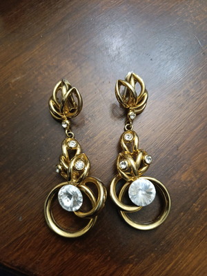 Vintage faux earrings new