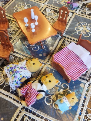 Sylvanian Families toy set used with 3 cat family figures and furniture