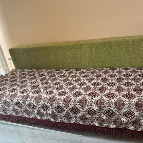 Vintage bedspread single size used, 70s traditional style