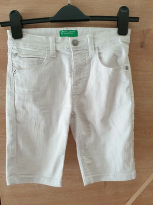 Benetton white elastic denim bermuda like new, 122 cm, 7 years