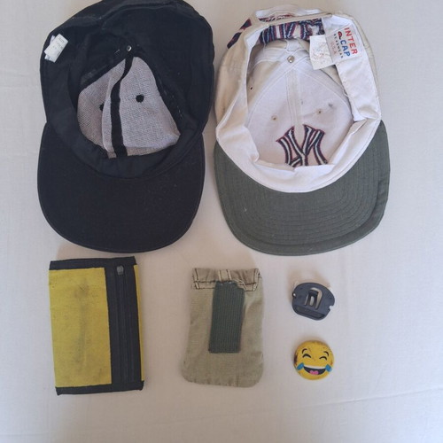 Lot of accessories used, 2 jockey hats 59cm, wallet, eraser, and more