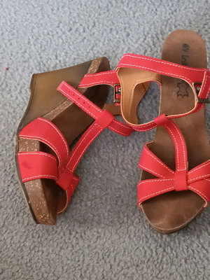 Platform sandals red like new, size 38-39