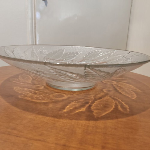 Luminarc vintage glass fruit bowl with embossed leaf and chestnut design, 34cm